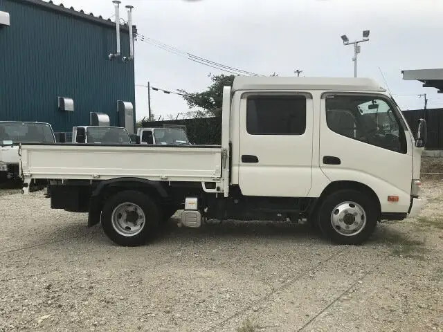 日野 デュトロ 小型 平ボディ Wキャブ TKG-XZU685Mの中古トラック画像4