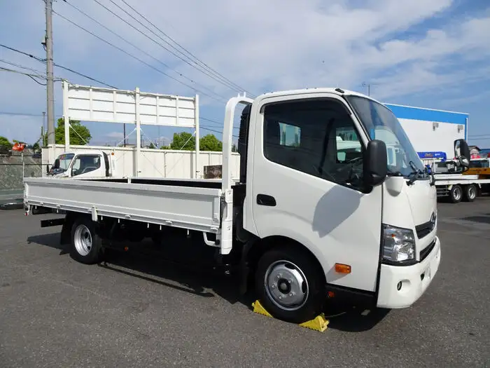 日野 デュトロ 小型 平ボディ TPG-XZU710M H31/R1の中古トラック画像3