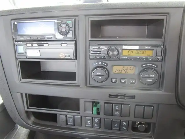 いすゞ ギガ 大型 トラクター 1デフ ベッドの中古トラック画像9