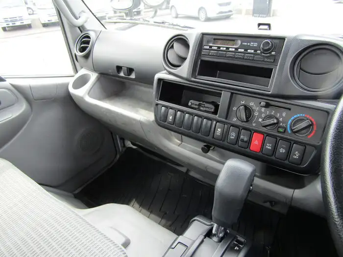 トヨタ ダイナ 小型 平ボディ XZC605 H29の中古トラック画像11