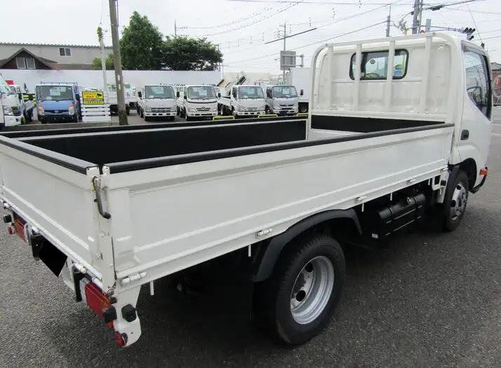 トヨタ ダイナ 小型 平ボディ XZC605 H29の中古トラック画像2