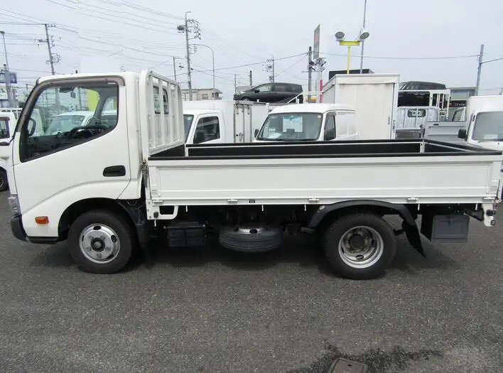 トヨタ ダイナ 小型 平ボディ XZC605 H29の中古トラック画像3