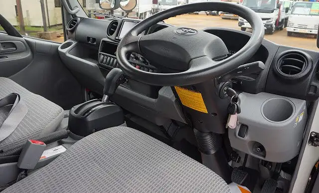 トヨタ ダイナ 小型 平ボディ 幌 TPG-XZC655の中古トラック画像9