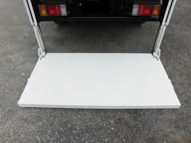 いすゞ エルフ 小型 平ボディ パワーゲート 床鉄板の中古トラック画像10