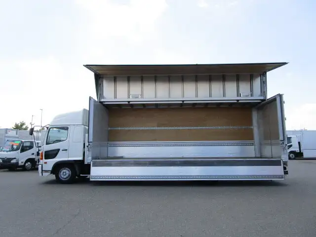 日野 レンジャー 中型/増トン ウイング エアサス ベッドの中古トラック画像4
