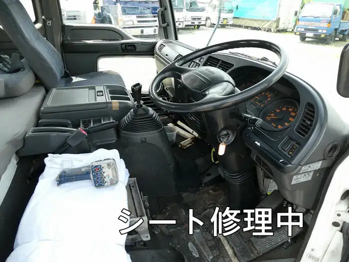 いすゞ フォワード 中型/増トン クレーン付 床鉄板 4段の中古トラック画像11