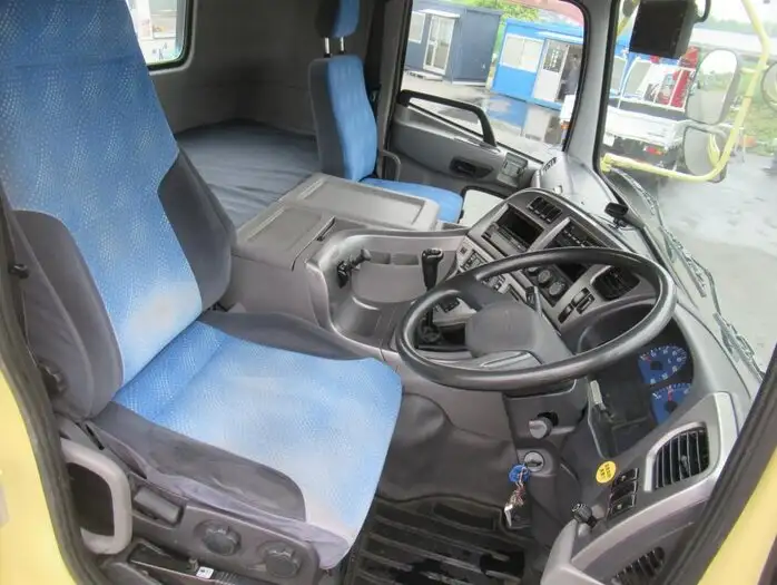 日産UD クオン 大型 ミキサー・ポンプ ベッド ADG-CW2XLの中古トラック画像10
