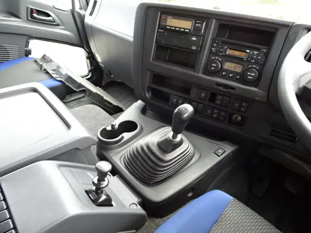 いすゞ ギガ 大型 特殊車両 QKG-CYL77B H30の中古トラック画像11