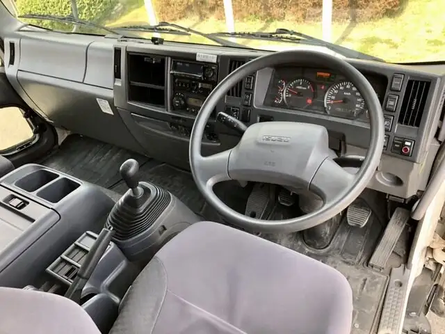 いすゞ フォワード 中型/増トン アルミバン エアサス ベッドの中古トラック画像12