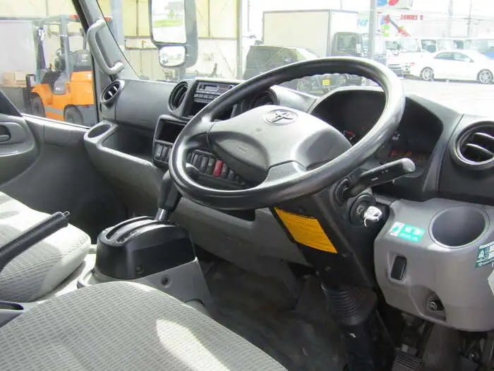 トヨタ ダイナ 小型 平ボディ TKG-XZC605 H26の中古トラック画像9