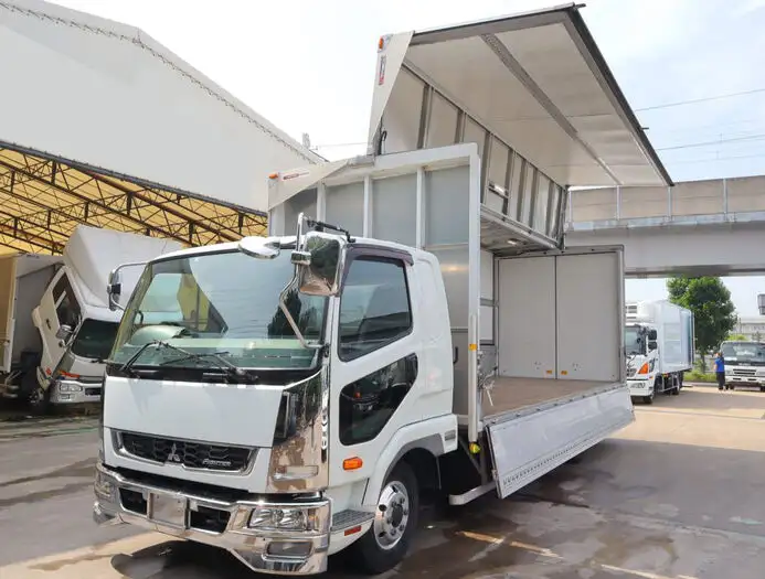 三菱 ファイター 中型/増トン ウイング ベッド 2KG-FK61Fの中古トラック画像1