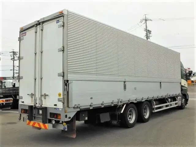 日野 プロフィア 大型 ウイング エアサス ベッドの中古トラック画像4