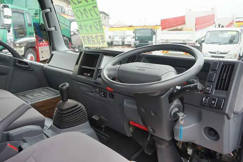 いすゞ エルフ 小型 クレーン付 6段 ラジコンの中古トラック画像9