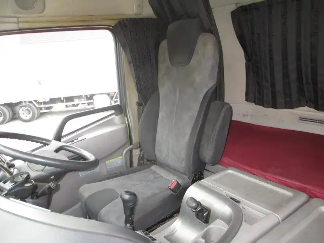 日産UD クオン 大型 車両重機運搬 ウインチ ベッドの中古トラック画像11