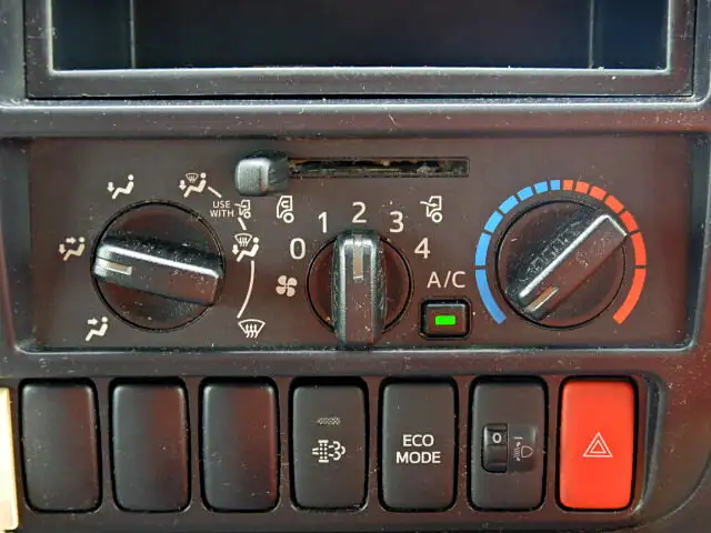 トヨタ ダイナ 小型 ウイング 幌ウイング TKG-XZU710の中古トラック画像12