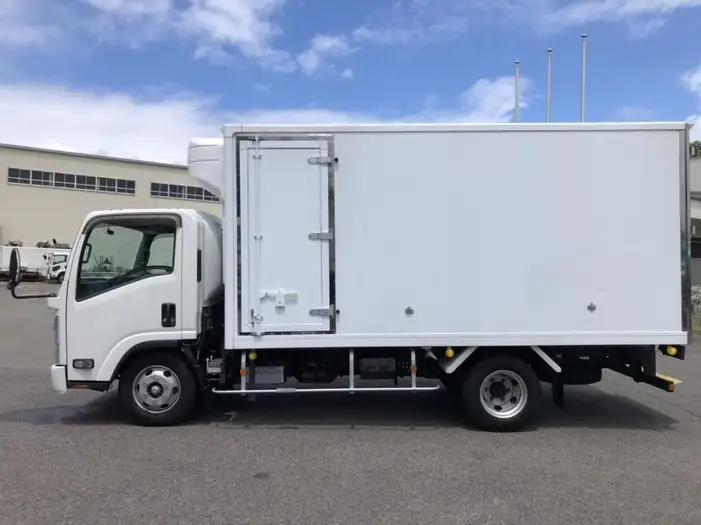 いすゞ エルフ 小型 冷凍冷蔵 低温 床ステンの中古トラック画像3