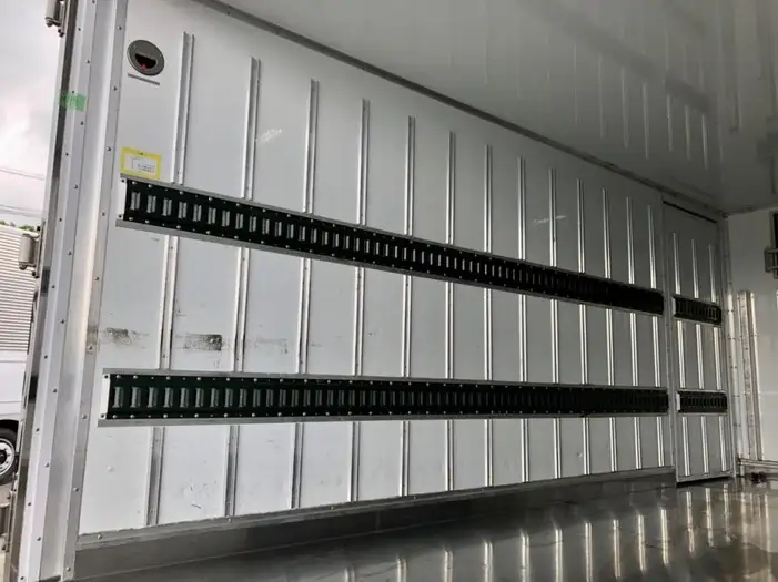 いすゞ エルフ 小型 冷凍冷蔵 低温 床ステンの中古トラック画像9