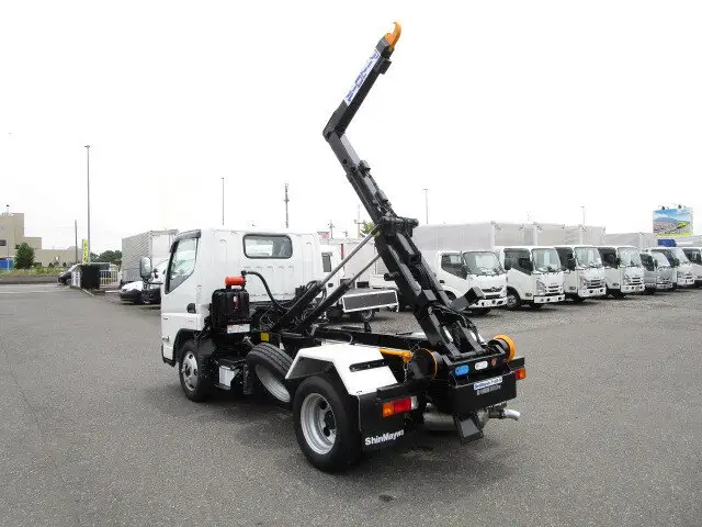 三菱 キャンター 小型 アームロール ツインホイスト 2RG-FBAV0の中古トラック画像2