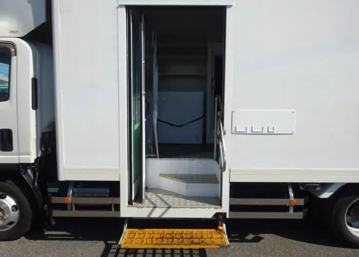 いすゞ エルフ 小型 特殊車両 TKG-NPS85AN H28の中古トラック画像4