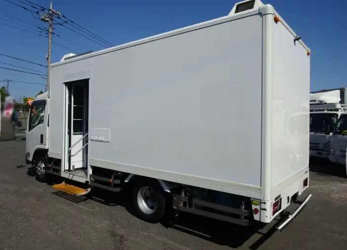 いすゞ エルフ 小型 特殊車両 TKG-NPS85AN H28の中古トラック画像2