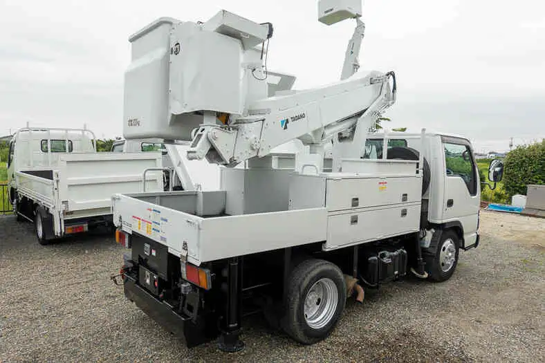 いすゞ エルフ 小型 高所・建柱車 高所作業車 電工仕様の中古トラック画像3
