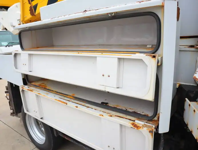 いすゞ エルフ 小型 高所・建柱車 高所作業車 電工仕様の中古トラック画像4