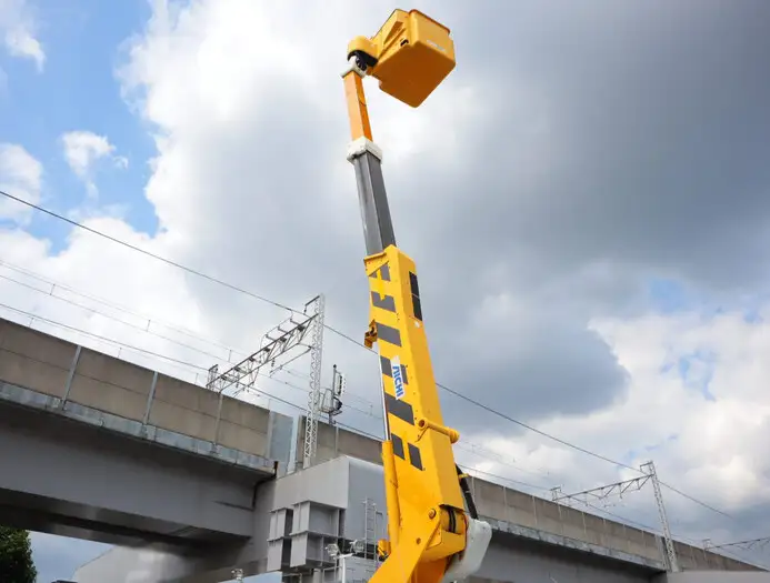 いすゞ エルフ 小型 高所・建柱車 高所作業車 電工仕様の中古トラック画像13