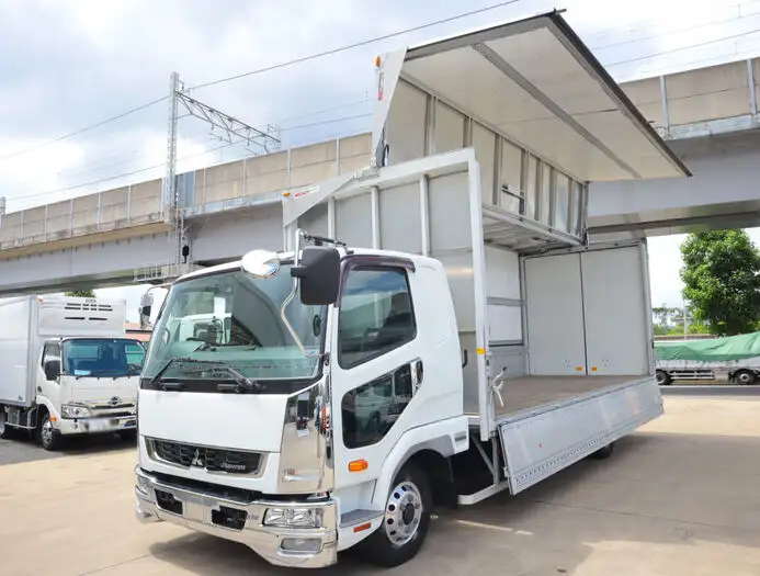 三菱 ファイター 中型/増トン ウイング ベッド 2KG-FK61Fの中古トラック画像1