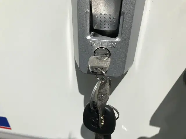 トヨタ タウンエース 小型 冷凍冷蔵 中温 床アルミの中古トラック画像16