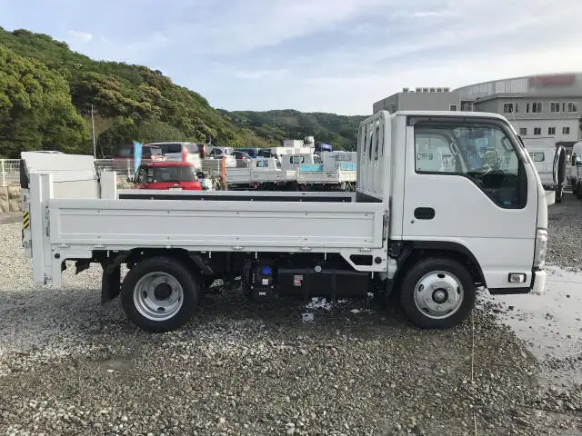 いすゞ エルフ 小型 平ボディ パワーゲート 床鉄板の中古トラック画像3