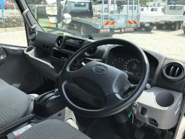 トヨタ トヨエース 小型 平ボディ 幌 TKG-XZU605の中古トラック画像11