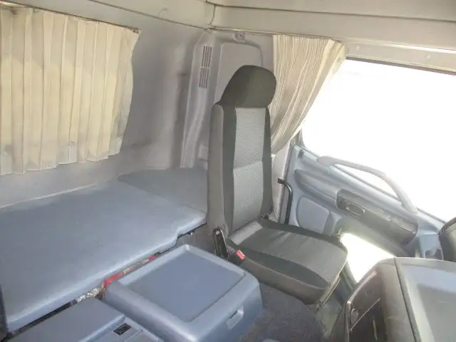 日野 プロフィア 大型 トラクター 1デフ ベッドの中古トラック画像8