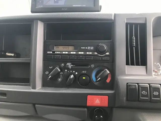 いすゞ エルフ 小型 平ボディ TKG-NHR85A H26の中古トラック画像11