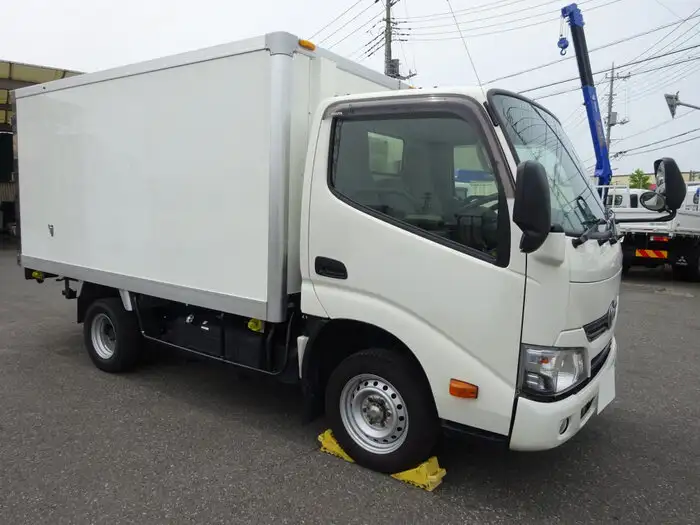 トヨタ ダイナ 小型 冷凍冷蔵 中温 床ステンの中古トラック画像4