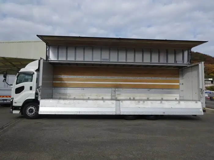 いすゞ ギガ 大型 ウイング 床鉄板 エアサスの中古トラック画像8