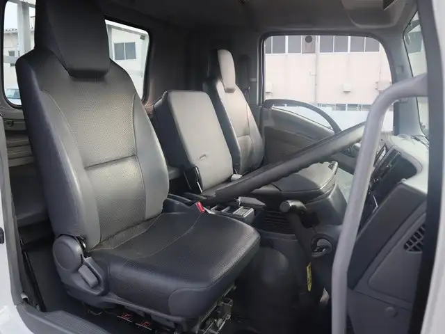 いすゞ フォワード 中型/増トン 車両重機運搬 ラジコン ウインチの中古トラック画像11