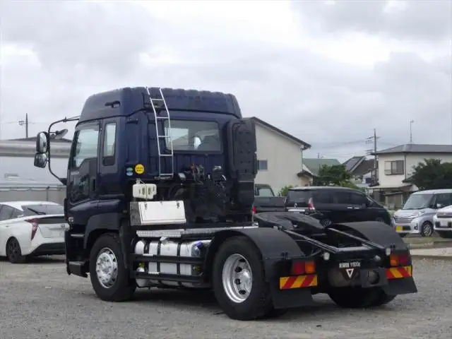 いすゞ ギガ 大型 トラクター ハイルーフ 1デフの中古トラック画像4