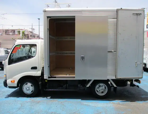 トヨタ ダイナ 小型 アルミバン サイドドア TKG-XZU605の中古トラック画像5