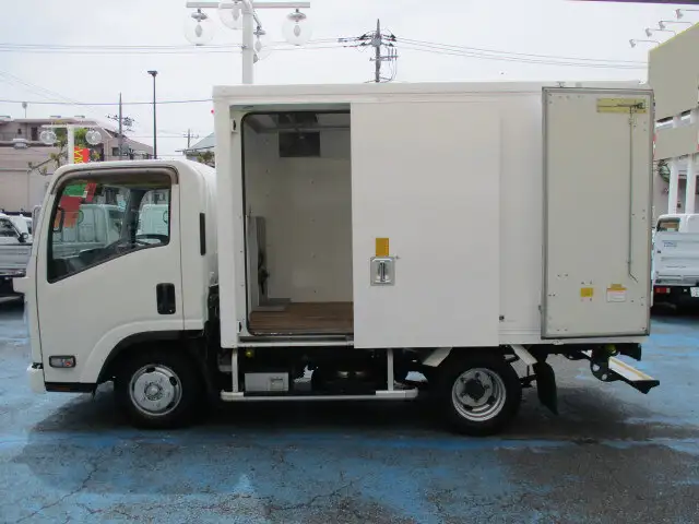 いすゞ エルフ 小型 アルミバン サイドドア TRG-NLR85ANの中古トラック画像4