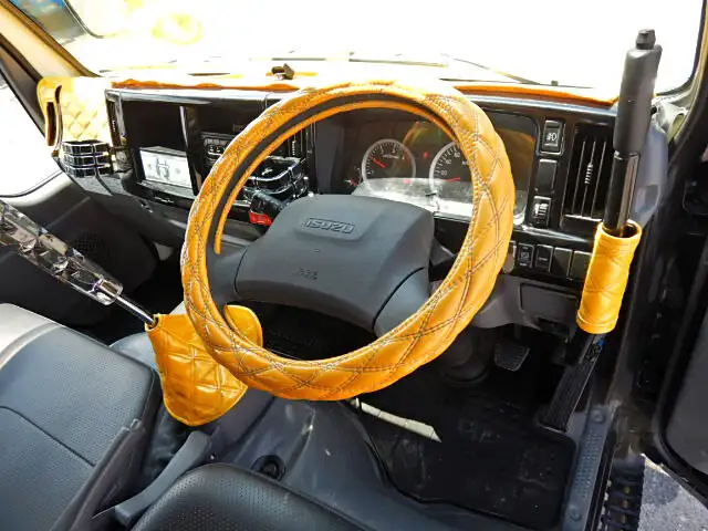 いすゞ エルフ 小型 ダンプ 10尺 の中古トラック【車両No.129554