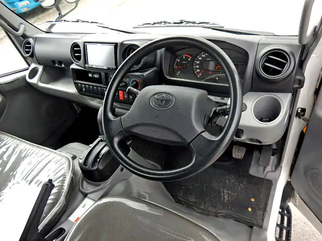 トヨタ ダイナ 小型 平ボディ TKG-XZC605 H30の中古トラック画像9