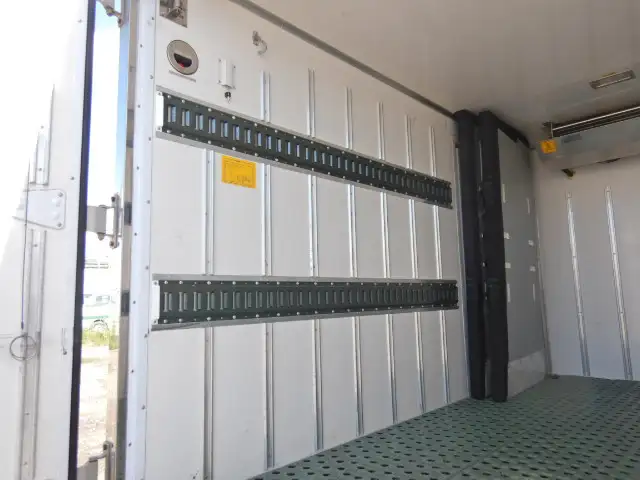 三菱 キャンター 小型 冷凍冷蔵 低温 2室の中古トラック画像6