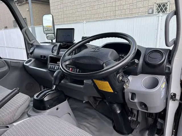 トヨタ ダイナ 小型 アルミバン サイドドア TPG-XZC605の中古トラック画像11