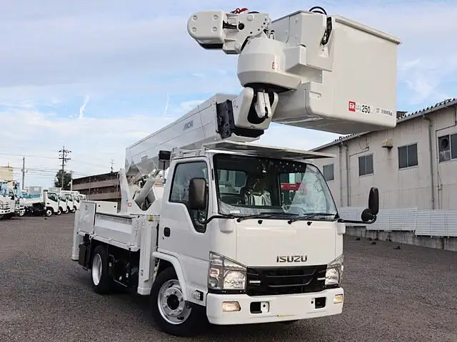 いすゞ エルフ 小型 高所・建柱車 高所作業車 電工仕様の中古トラック画像2