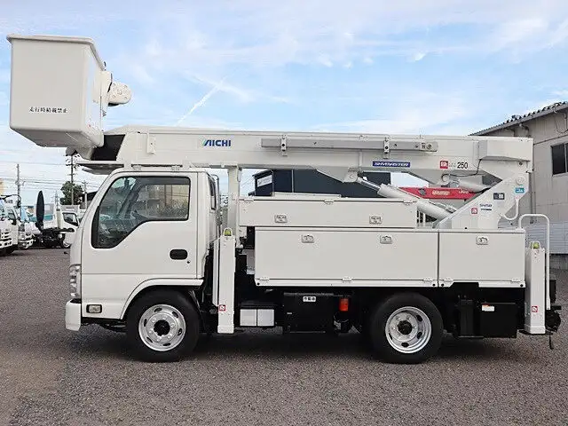 いすゞ エルフ 小型 高所・建柱車 高所作業車 電工仕様の中古トラック画像4
