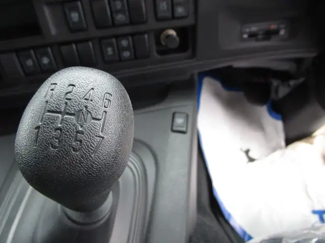 いすゞ ギガ 大型 ウイング パワーゲート ハイルーフの中古トラック画像14