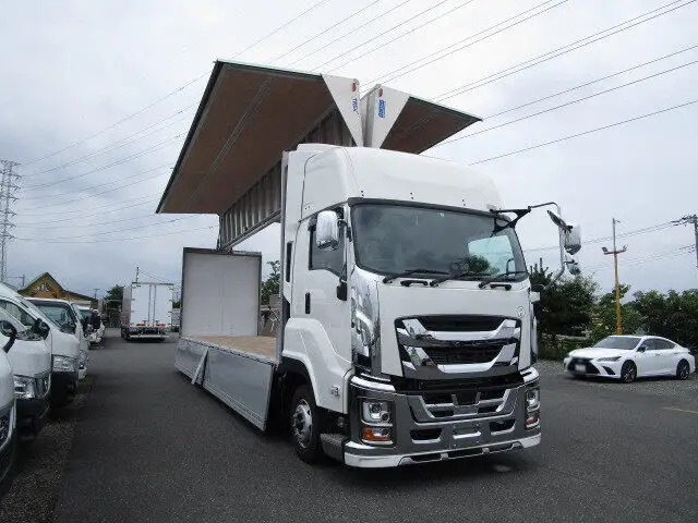 いすゞ ギガ 大型 ウイング ハイルーフ エアサスの中古トラック画像2