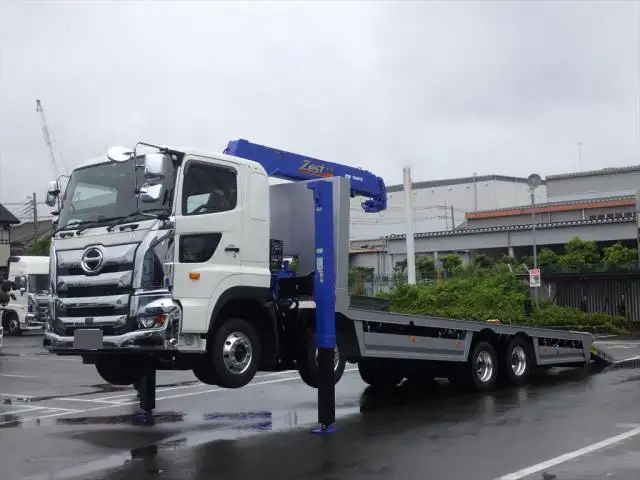 日野 プロフィア 大型 クレーン付 エアサス 4段の中古トラック画像1