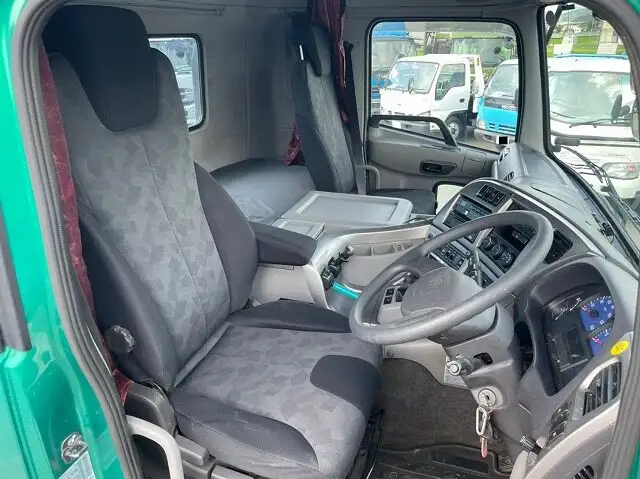 日産UD クオン 大型 トラクター 1デフ エアサスの中古トラック画像10