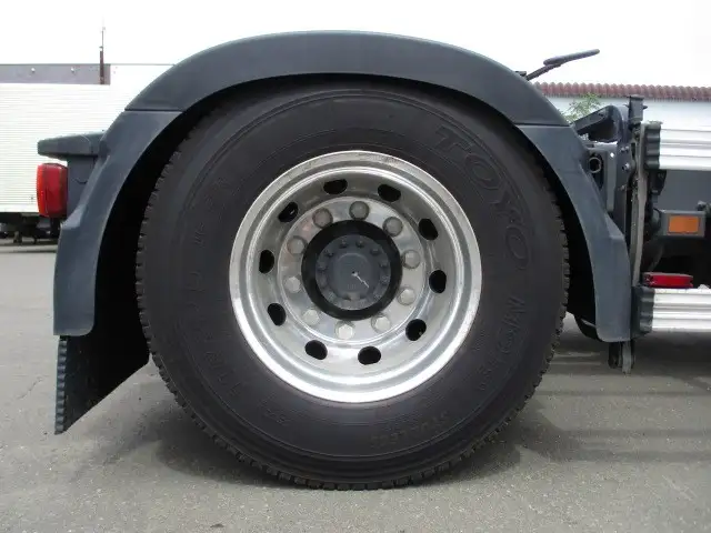 ボルボ トラック 大型 トラクター エアサス ベッドの中古トラック画像20